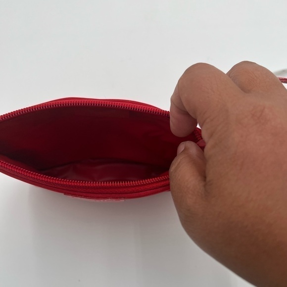 Clarins Red Wristlet - Picture 10 of 10
